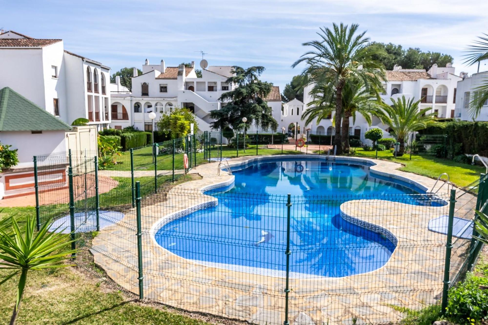 Gezellig Stijlvol Appartement Dichtbij Het Strand 埃斯特波纳 外观 照片